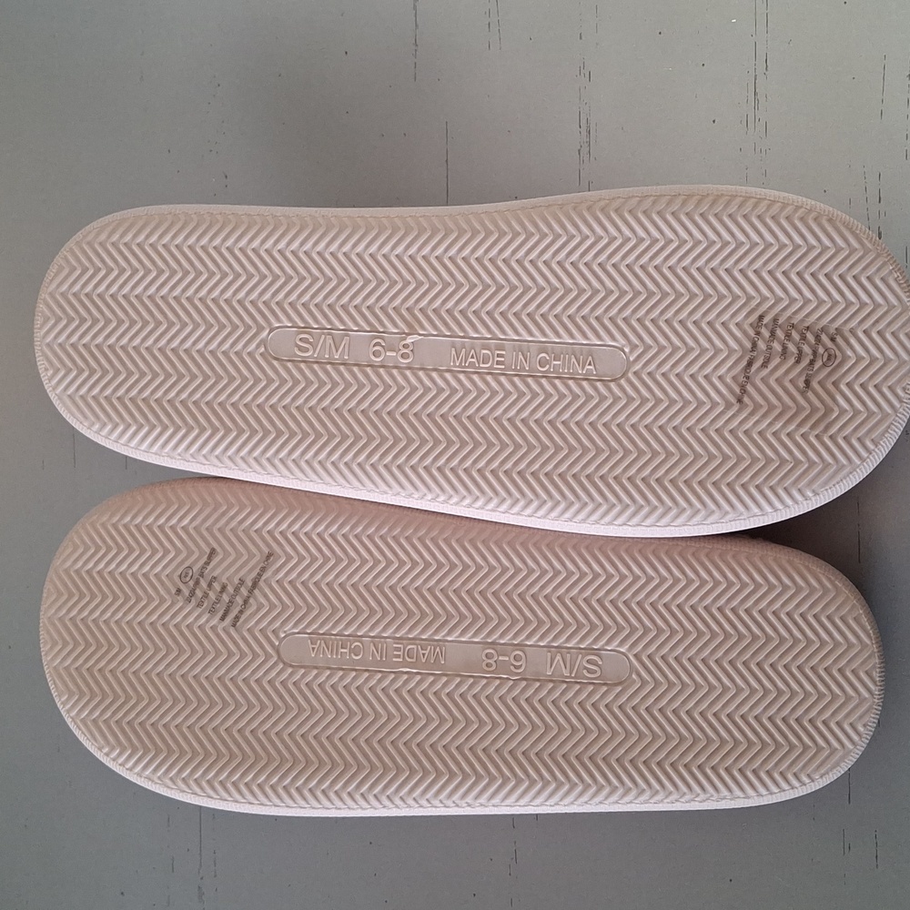Cozy Pink Slippers with Black Pattern - Picture 4 of 6